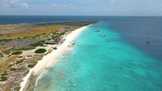 Klein Curacao翻译库拉索小岛以白雪上的一日游和浮潜之旅而闻名