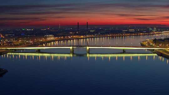 飞过圣彼得堡涅瓦河上的桥视频素材模板下载