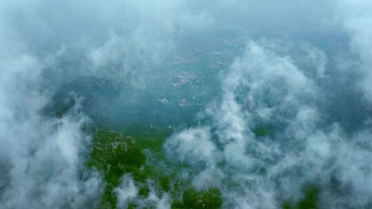 云雾山峰航拍山脉自然大山风景