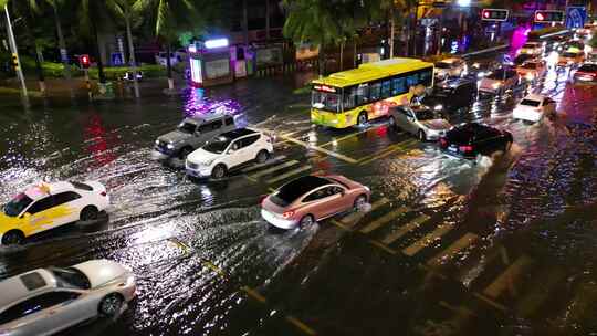 城市内涝洪水水灾 纪实拍摄路面积水视频素材模板下载