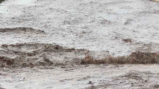 实拍暴雨后洪水 山洪  泥石流