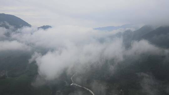 航拍乡间雨雾云雾山野山峰风景大景