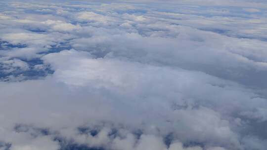 旅行者拍摄的飞机窗外的云海风光视频素材模板下载