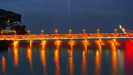 中国江苏无锡蠡湖大桥夜景航拍