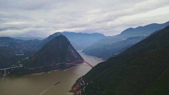 航拍雨后长江三峡巫峡口