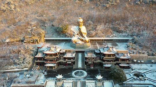 茅山老子像雪景