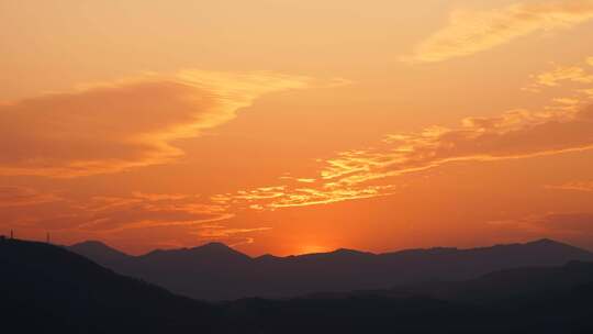 山日出延时山峰天空山脉群山远山太阳升起来