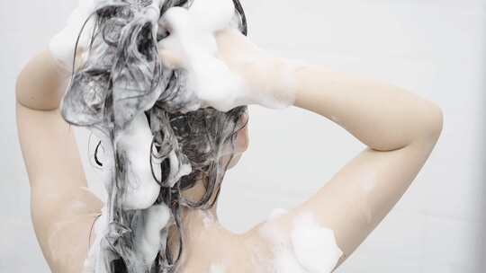 美女洗头洗头发沐浴视频素材模板下载