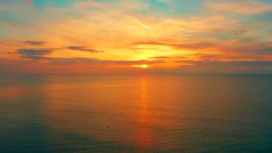唯美海边夕阳风景大海海浪航拍唯美海洋