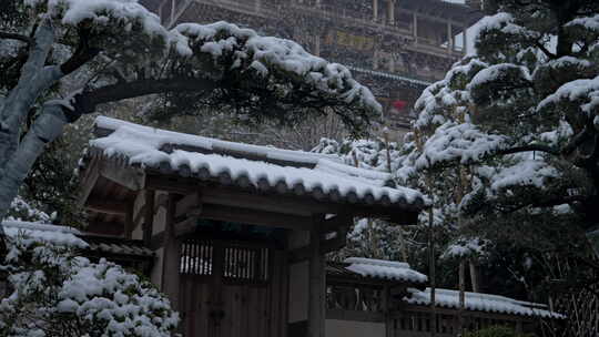 杭州径山寺中式古建筑寺庙雪景