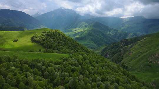 航拍森林山峰山脉自然风景