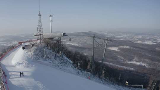 航拍吉林省长春庙香山滑雪场冬季风光