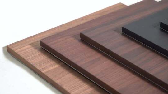 4K实拍深色系木纹板材展示