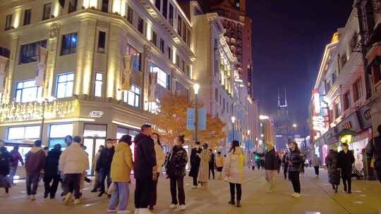 上海外滩夜晚南京路步行街夜景人流视频素材