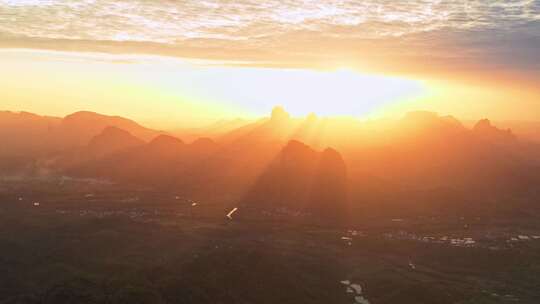 航拍韶关丹霞地貌丹霞山 阳元峰 长老峰景区