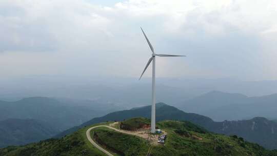 4k风车风电风车特写风能电力蓝天白云青山