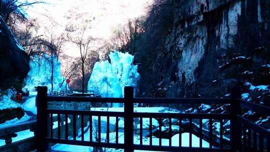 冰碉冰瀑冰锥冰雪大世界旅游