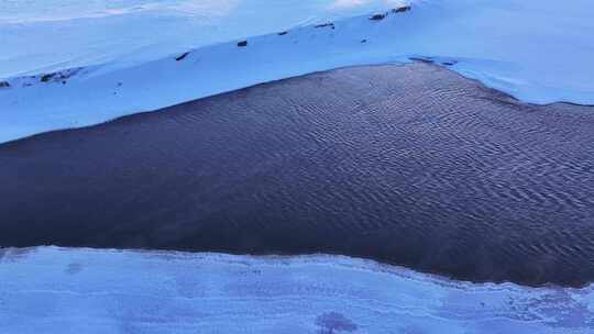 冰雪覆盖大地与河流的景象