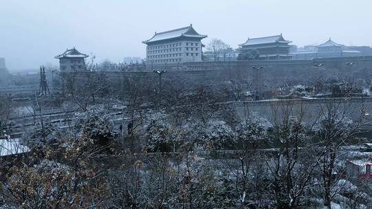 航拍西安城墙永宁门雪景