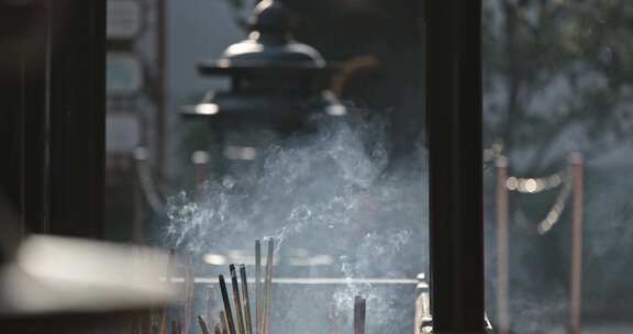 寺庙佛堂香火线香烟雾缭绕烧香祈福宁静祥和