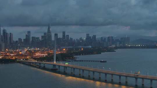 深圳湾大桥清晨灯光航拍