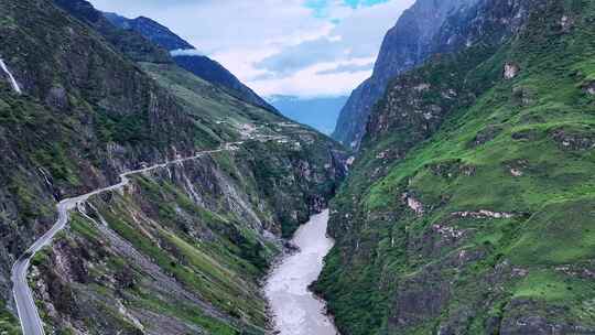 虎跳峡航拍风光