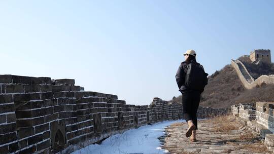 中国女性长城登山徒步户外运动