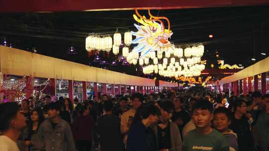 新年龙年春节逛街人群人潮视频素材模板下载
