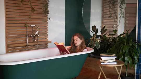 女人，书，阅读，浴缸