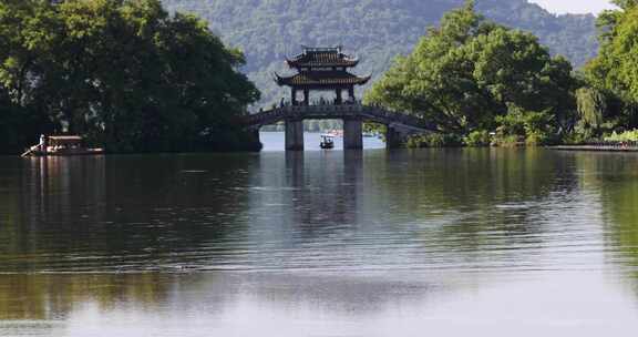 杭州西湖夏天曲院风荷玉带晴虹桥风光