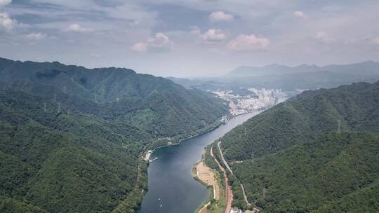 杭州建德新安江晨雾中航拍