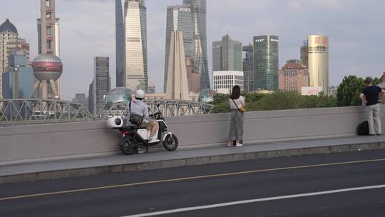 上海乍浦路桥女飞手视频素材模板下载