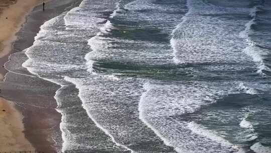 航拍威海金海滩海水浴场秋季沙滩海浪合集