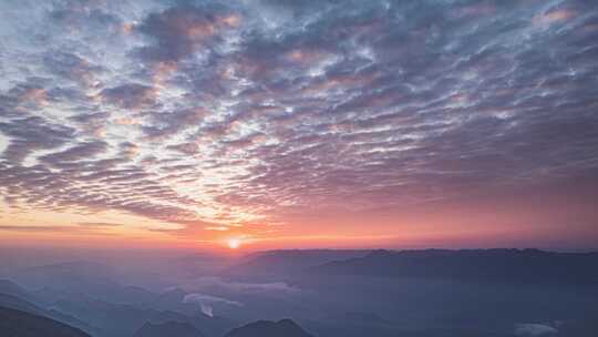 8K壮丽长江三峡山峦日出朝霞延时