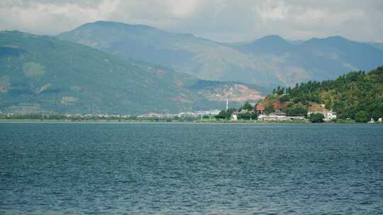 大理洱海湖岸风景