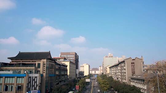 西安  蓝天白云下的城墙景色