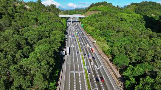 航拍城市高速公路车流