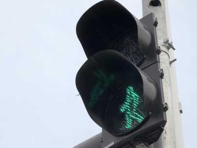 红绿灯交通信号灯红灯变绿灯道路信号灯变化
