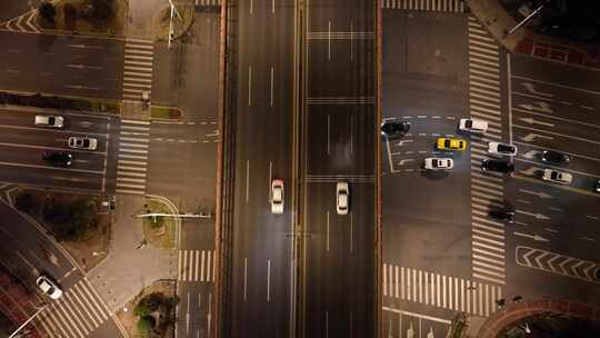 夜晚城市十字路口航拍