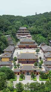 竖版航拍湖北鄂州西山风景区古灵禅寺