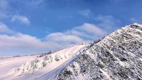 航拍新疆雪山美景