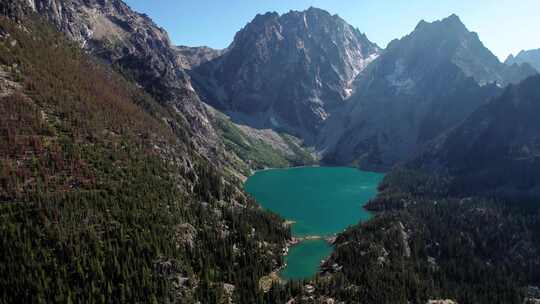 科尔查克湖，山，湖，树