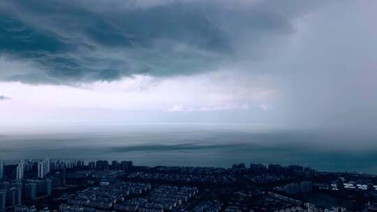 海南海口暴雨风光