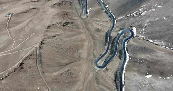 新疆盘龙古道十八弯公路航拍