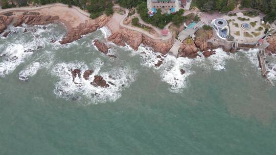 航拍山东青岛城市风光海岸线