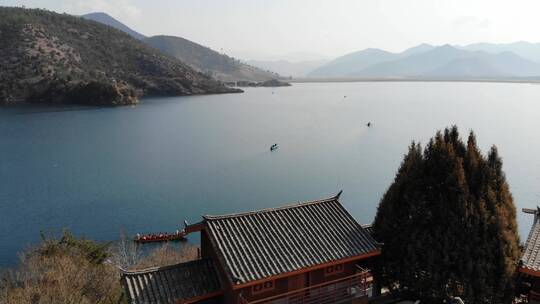 航拍泸沽湖中自然美景