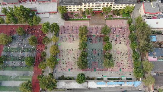 校园操场学生课间操运动航拍