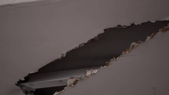地震损毁坍塌破烂的房屋视频素材模板下载