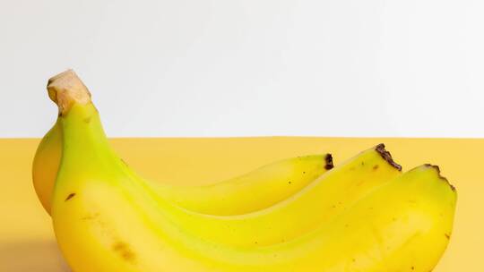 新鲜香蕉特写4k滑轨平移拍摄