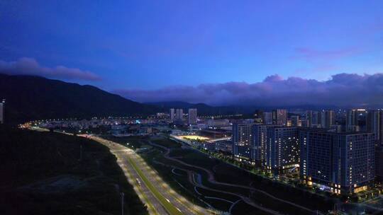 日落时分深圳坪山高楼城市风光